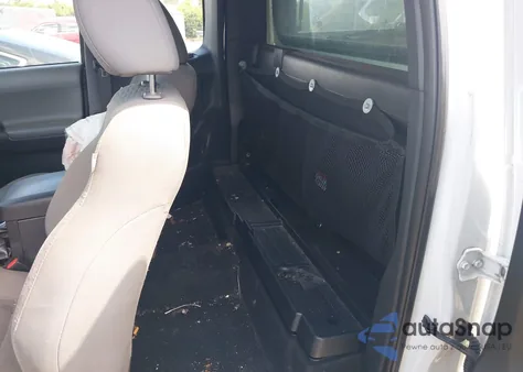 2017 Toyota Tacoma Sr z USA, uszkodzony, nr VIN 5TFRX5GN8HX084752